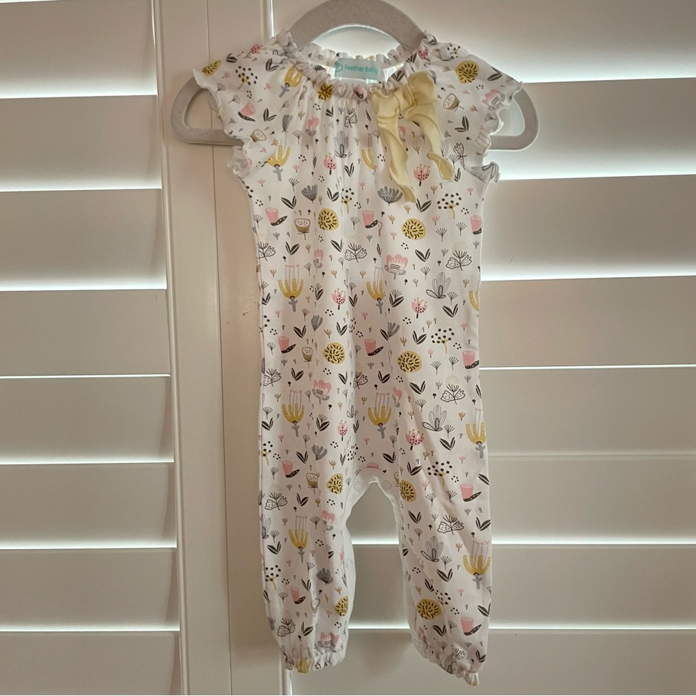 Feather Baby Floral Print Onesie with Bow White Multi Size 3-6 months